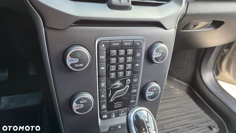 Volvo V40 T2 Geartronic Momentum - 13