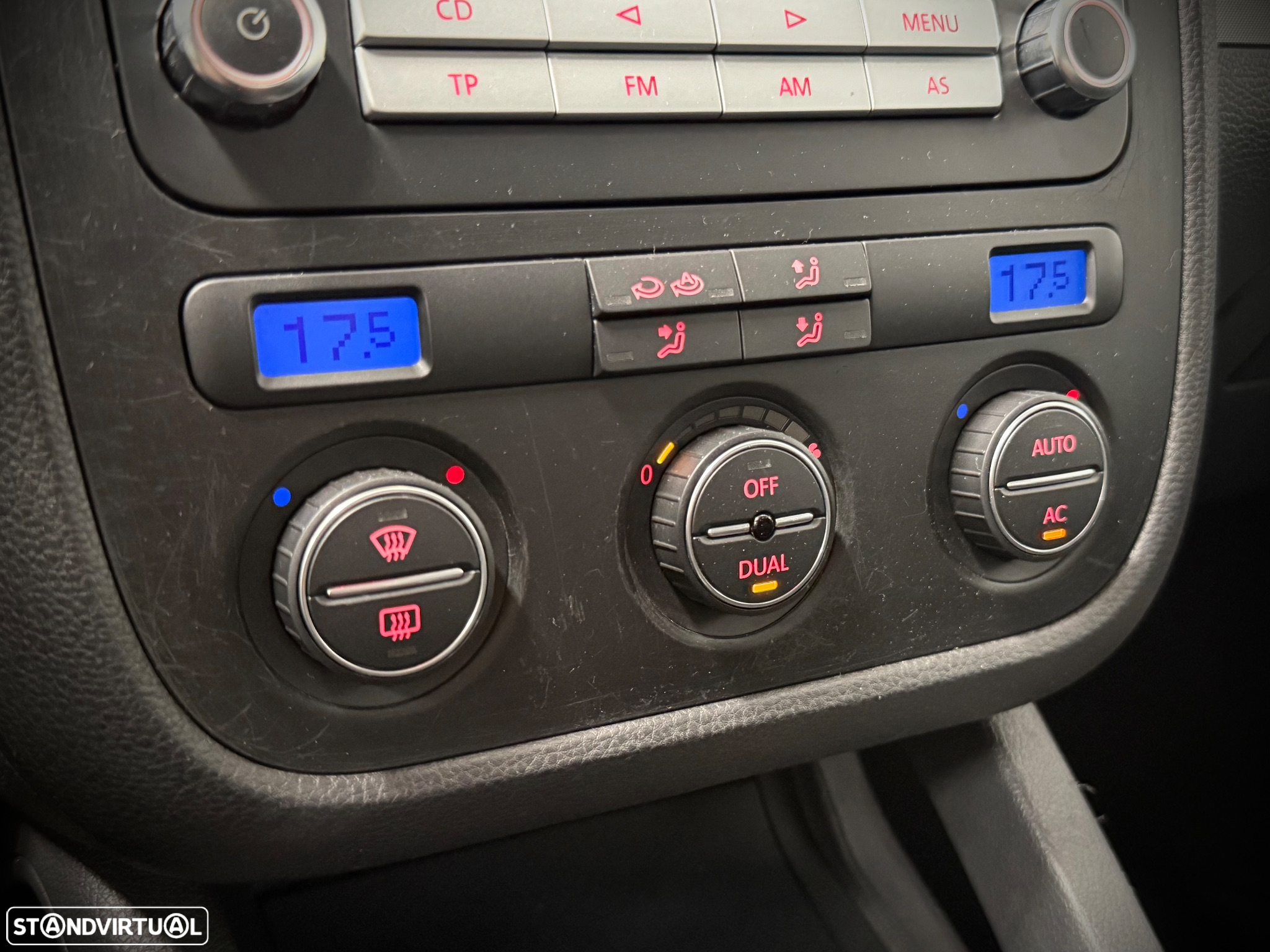 VW Jetta 1.9 TDi BlueM. Confortline - 15