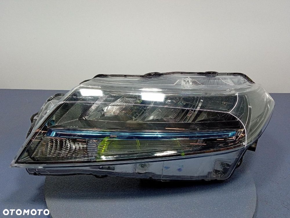 SUZUKI VITARA III LIFT 24- REFLEKTOR PRAWY PRZÓD LAMPA LED EU 100-7R016 - 1