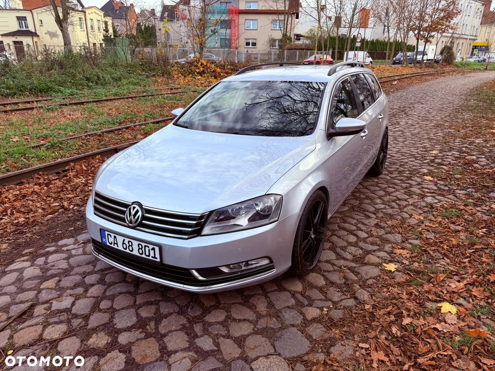 Volkswagen Passat - 1