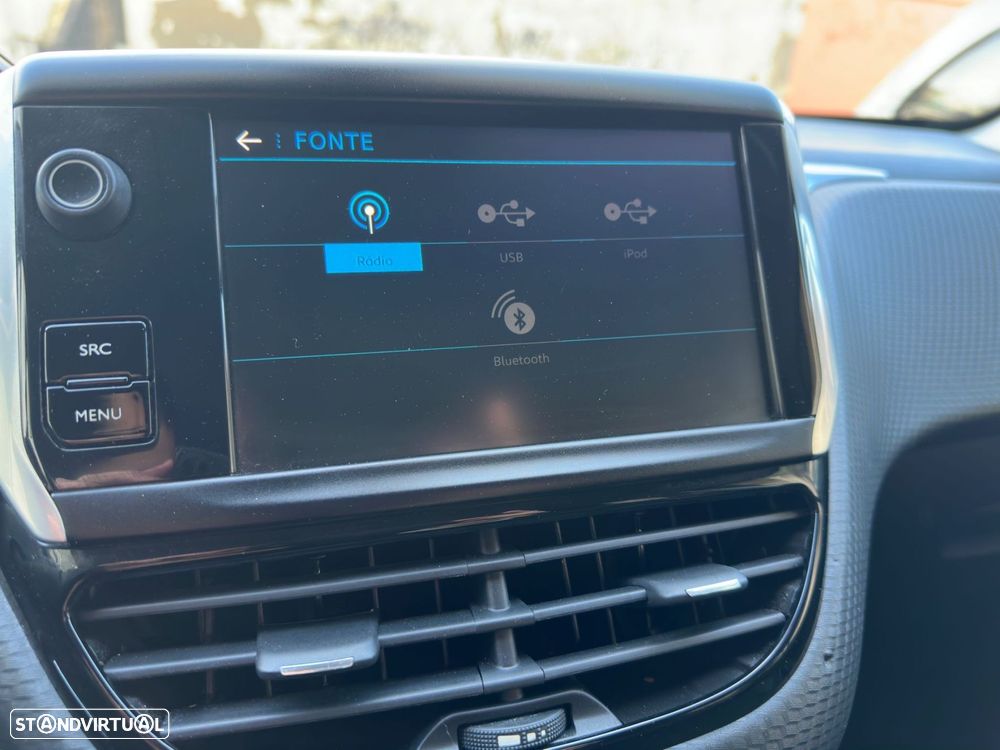 Peugeot 2008 1.2 PureTech Signature EAT6 - 15