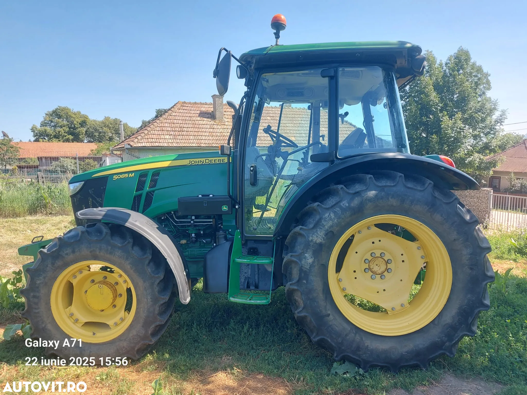 John Deere 5085M - 3