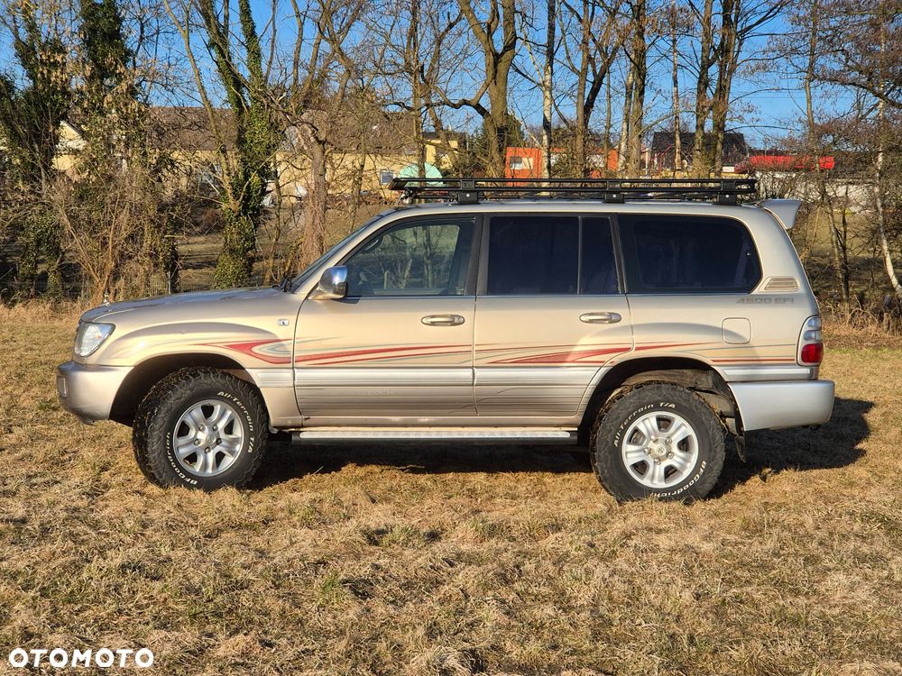 Toyota Land Cruiser - 4