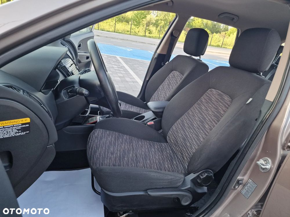 Kia Ceed - 16