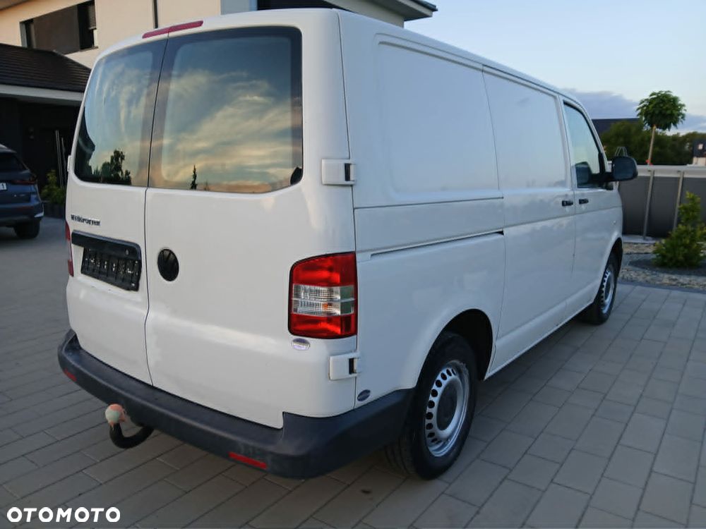 Volkswagen Transporter - 2