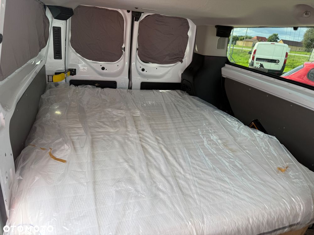 Ford Transit Custom 310 L2H1 Limited - 26