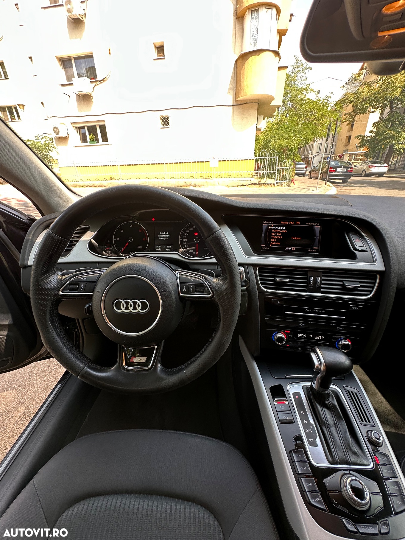 Audi A4 Avant 2.0 TDI DPF clean diesel multitronic Ambiente - 12