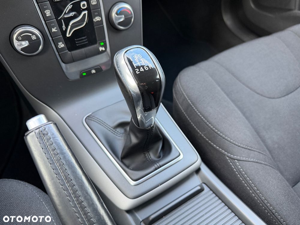 Volvo V40 D2 Drive-E Kinetic - 24