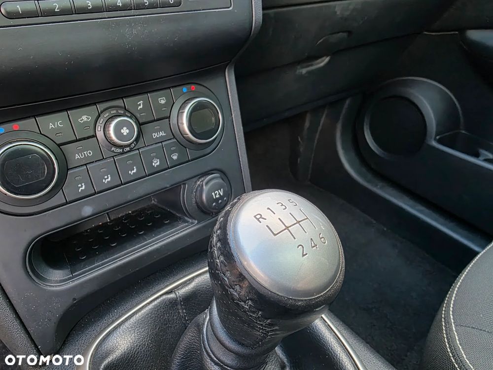 Nissan Qashqai 2.0 dCi 4 x 4 DPF tekna - 25