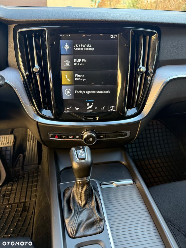 Volvo V60 D4 Geartronic Momentum - 17