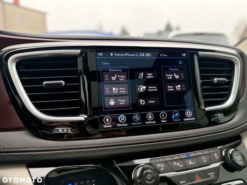 Chrysler Pacifica - 33