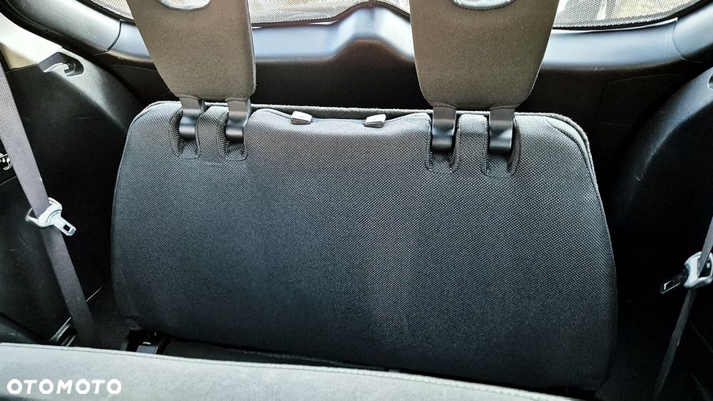 Peugeot 4007 - 31