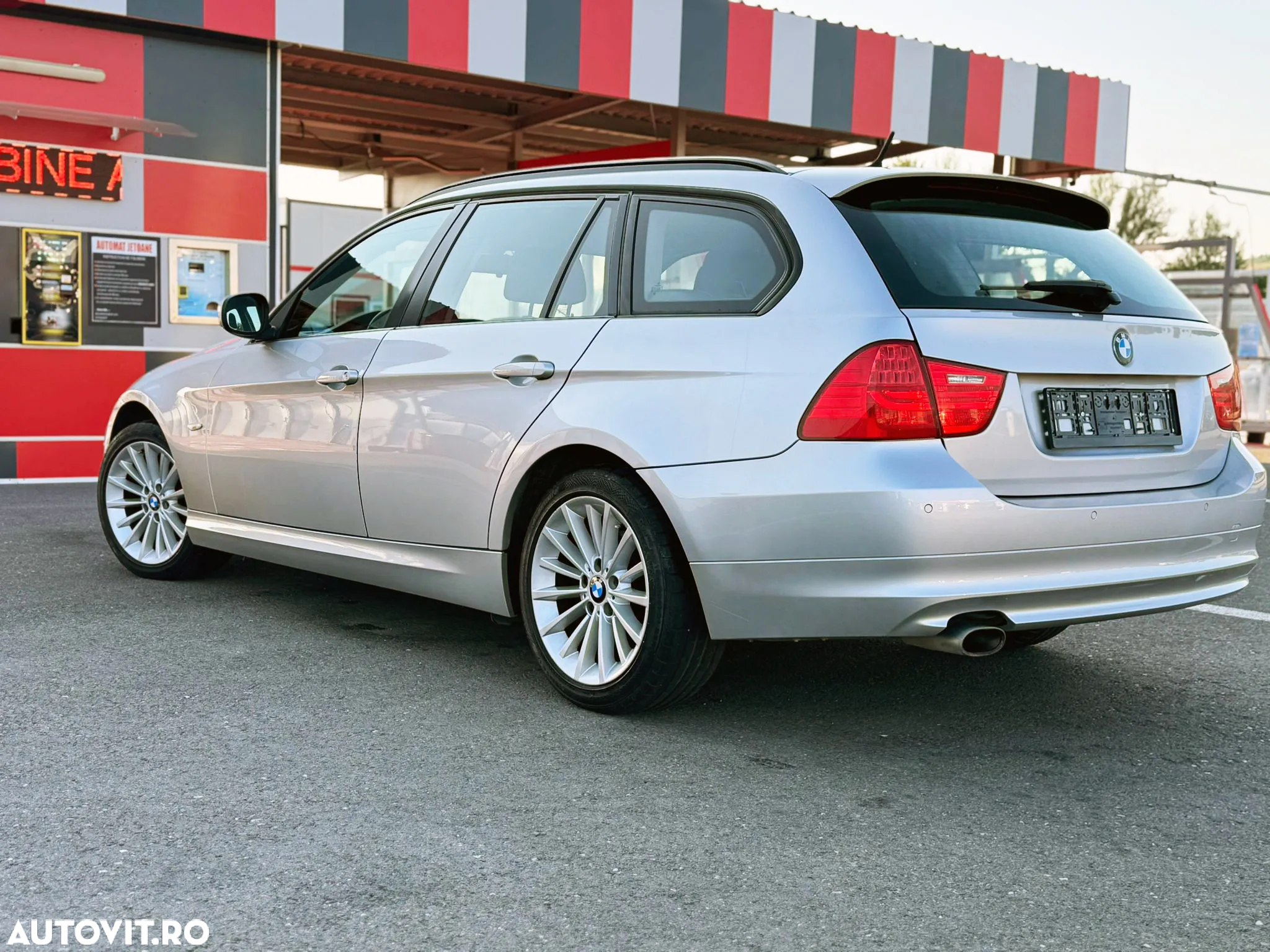 BMW Seria 3 320d xDrive DPF Edition Lifestyle - 4