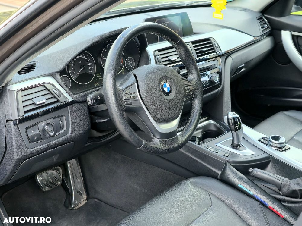 BMW Seria 3 320d Aut. Blue Performance Sport Line - 12