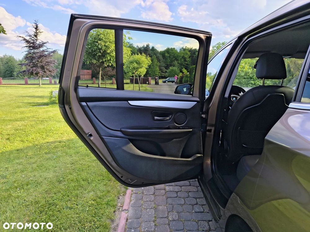 BMW Seria 2 216d GT - 14