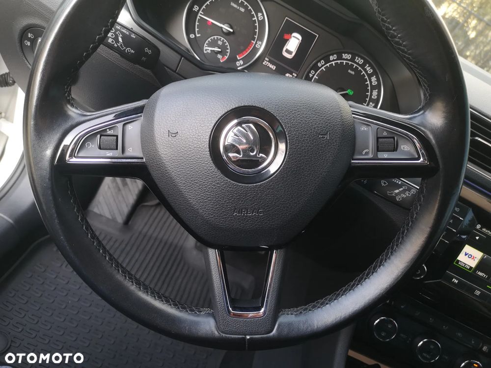 Skoda Superb 2.0 TDI 4x4 Style DSG - 11