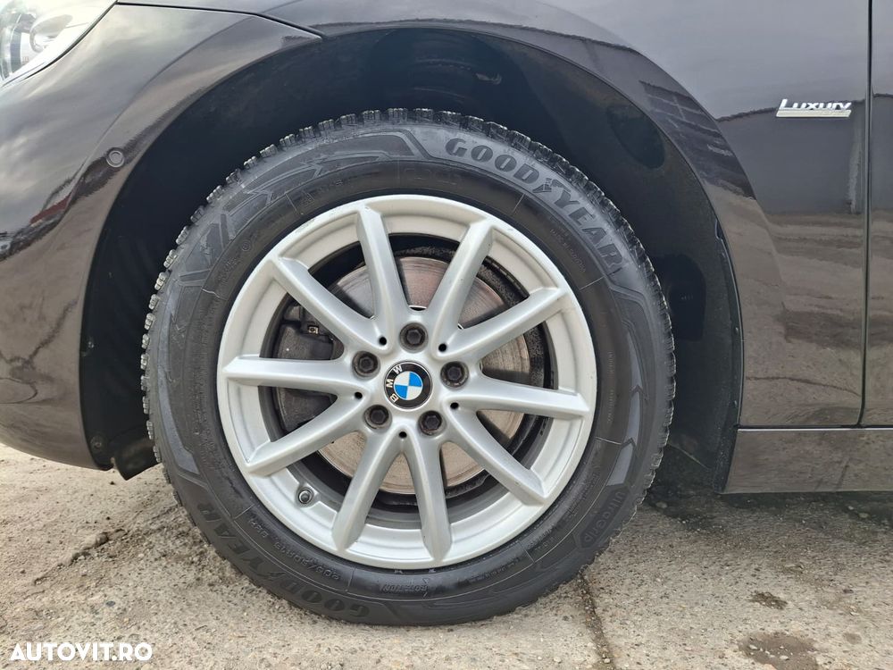 BMW Seria 2 220i AT Luxury Line - 29