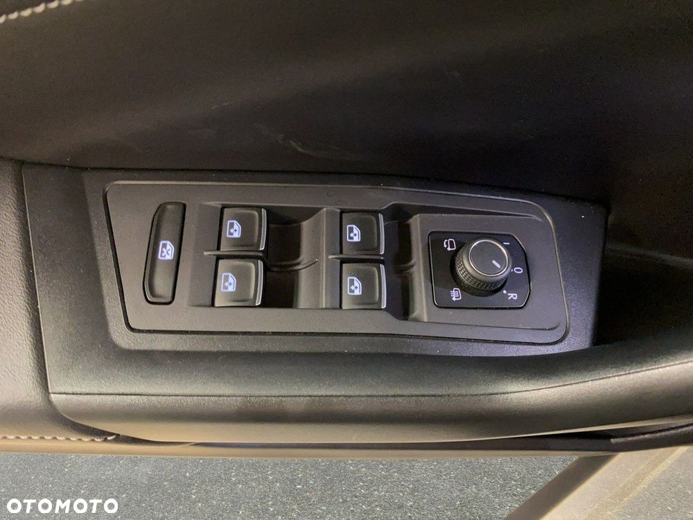 Volkswagen T-Roc - 37