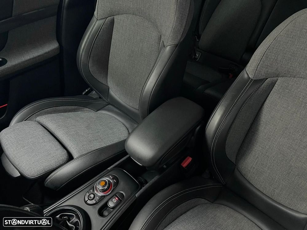 MINI Countryman Cooper SE ALL4 Auto - 29