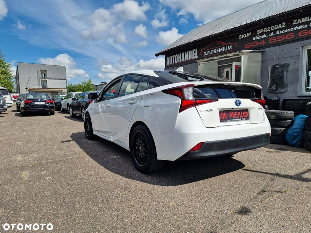 Toyota Prius - 4
