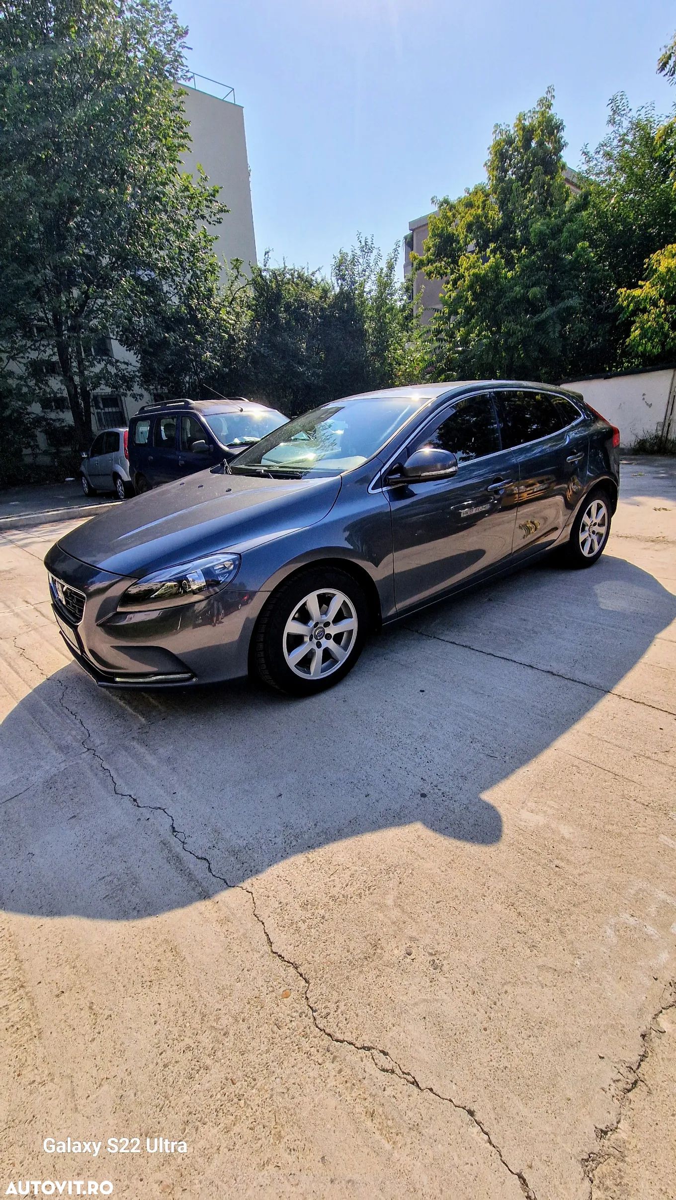 Volvo V40 D2 R-Design - 1