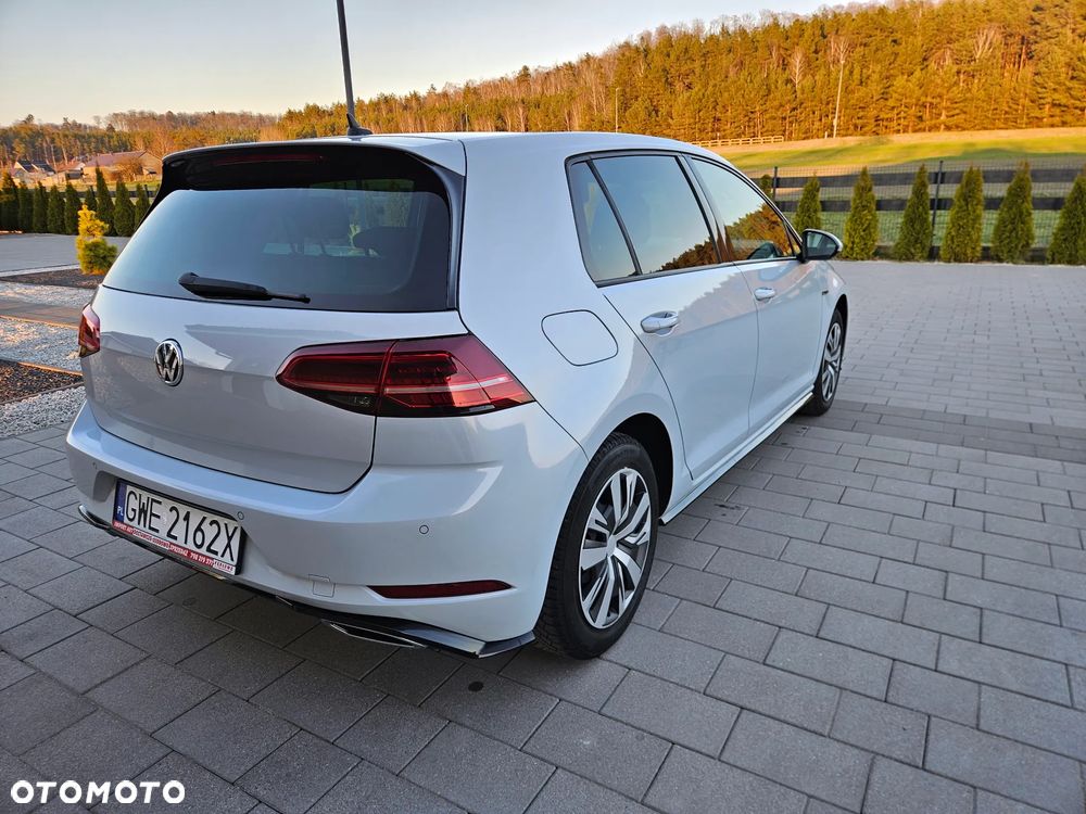 Volkswagen Golf - 6