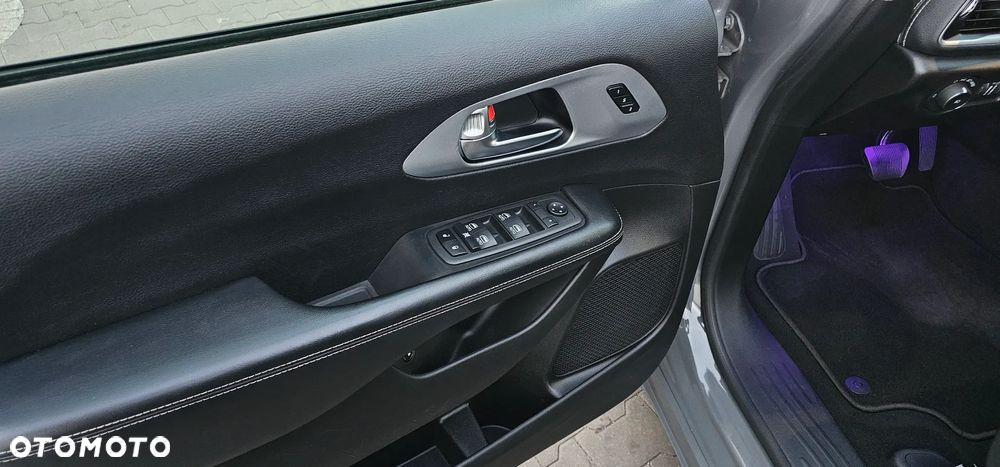 Chrysler Pacifica - 24