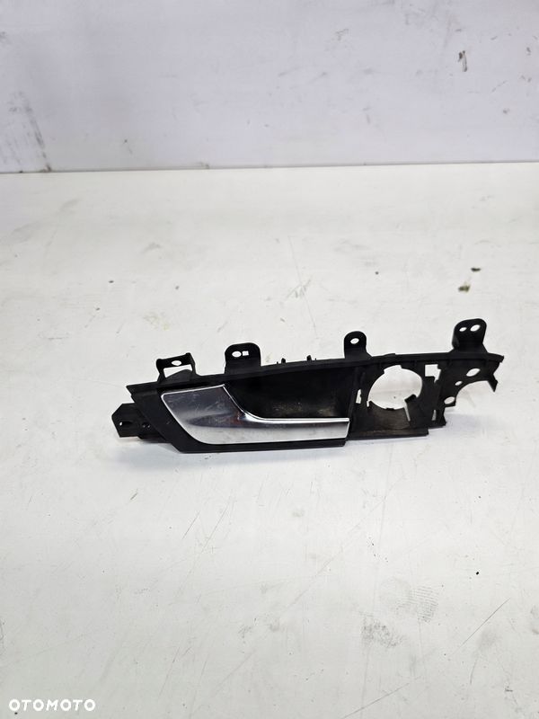 KLAMKA LEWY TYŁ AUDI A3 8P 8P4839019E 5-DRZWI - 1