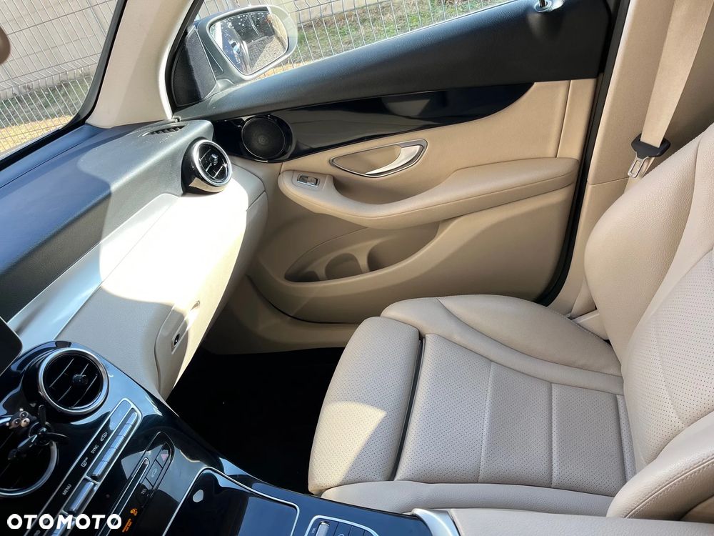 Mercedes-Benz GLC - 24