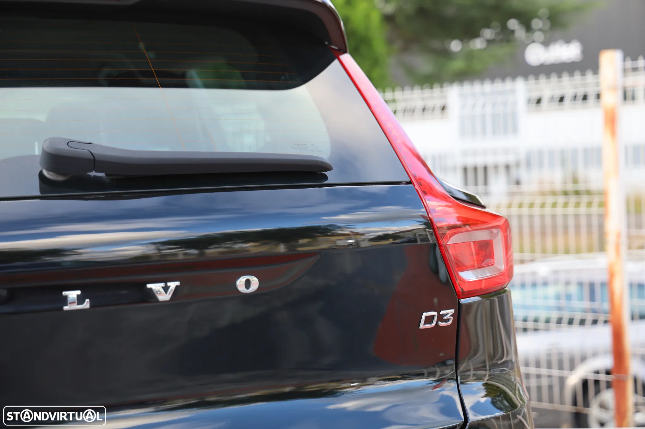 Volvo XC 40 2.0 D3 Momentum Plus - 40