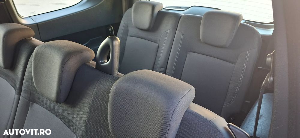 Dacia Lodgy TCe 115 Celebration - 11