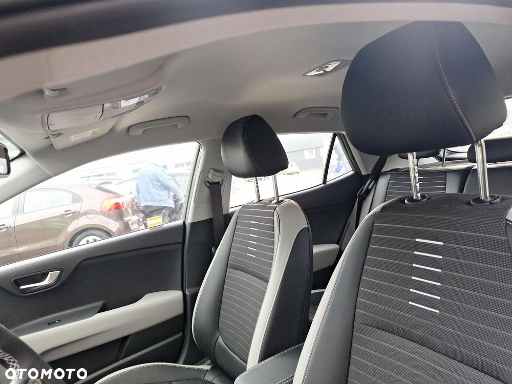 Kia Stonic - 11