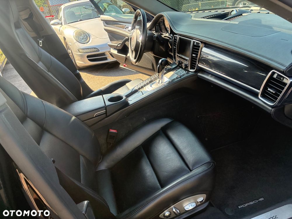 Porsche Panamera Diesel - 12