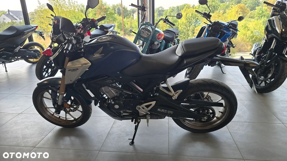 Honda CB - 3