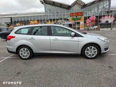 Ford Focus - 8