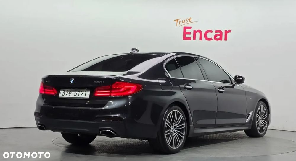 BMW Seria 5 530i xDrive M Sport Edition - 4