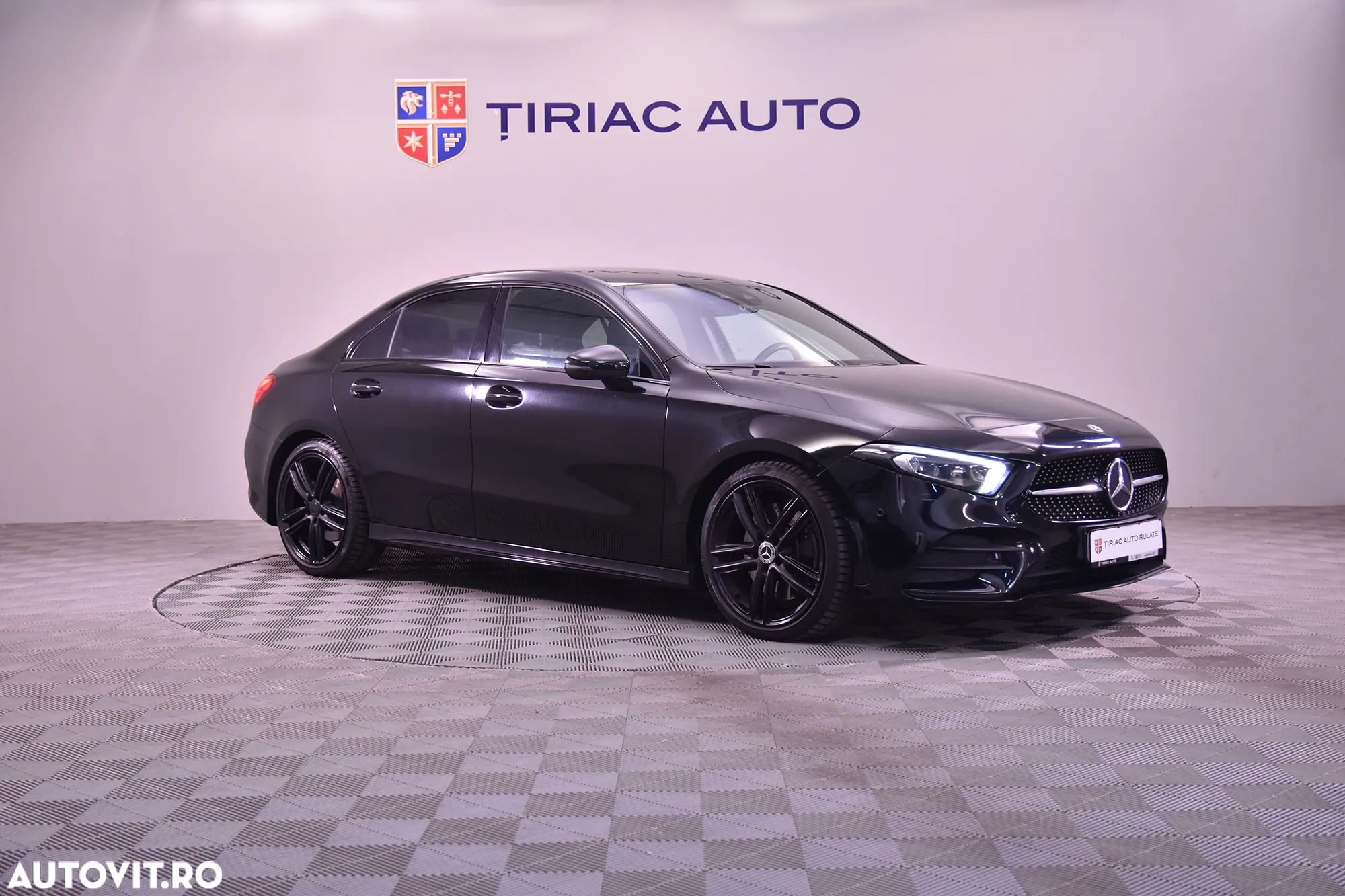 Mercedes-Benz A 250 4Matic 7G-DCT AMG Line - 7