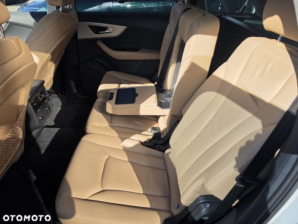 Audi Q7 - 8