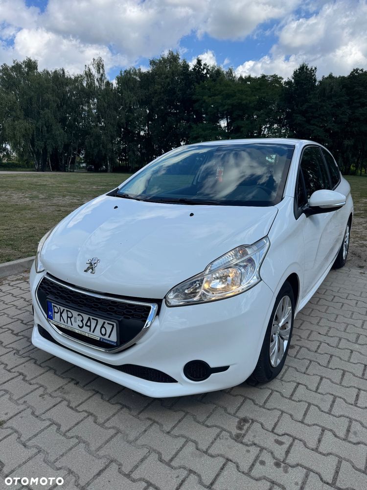 Peugeot 208 - 1