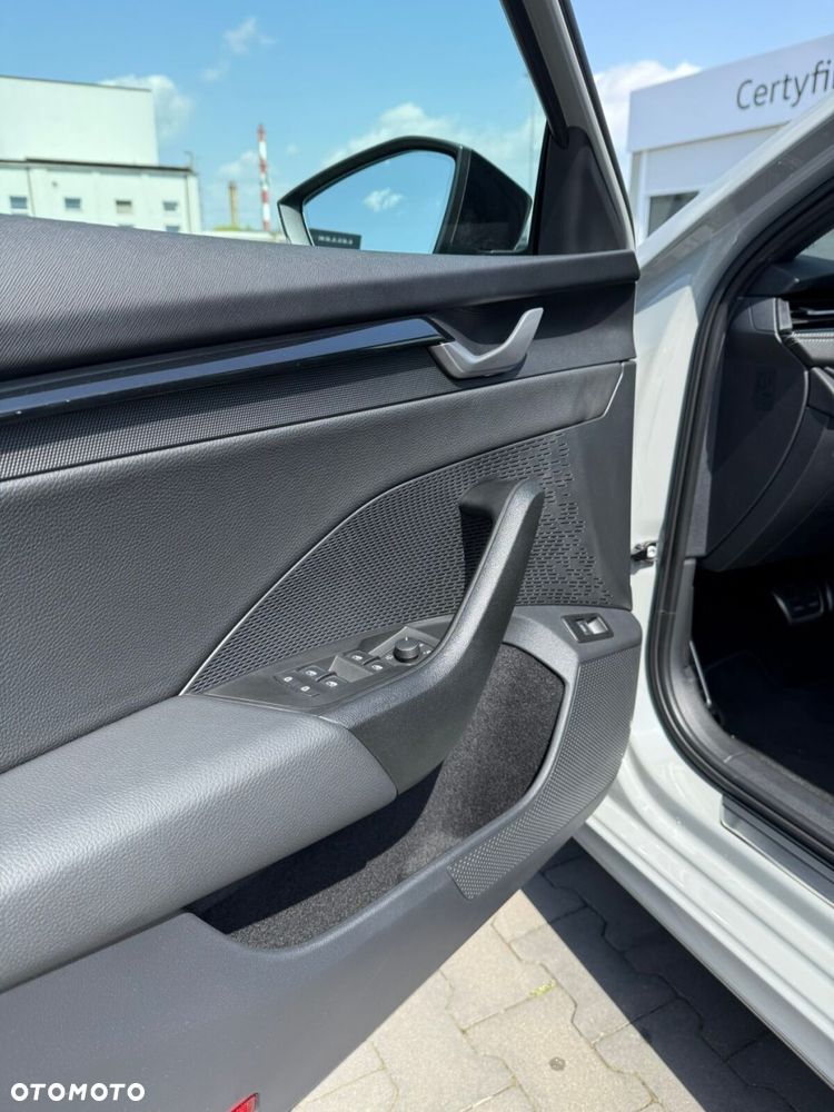 Skoda Octavia 1.5 TSI mHEV Sportline DSG - 13