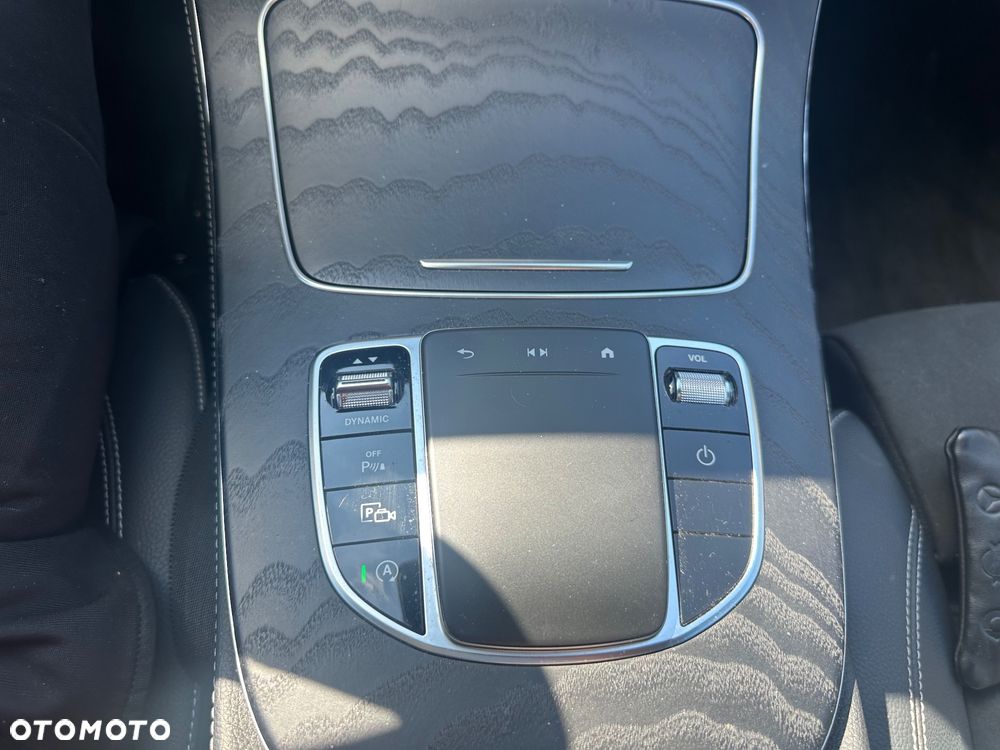 Mercedes-Benz Klasa E 220 d 4-Matic AMG - 26
