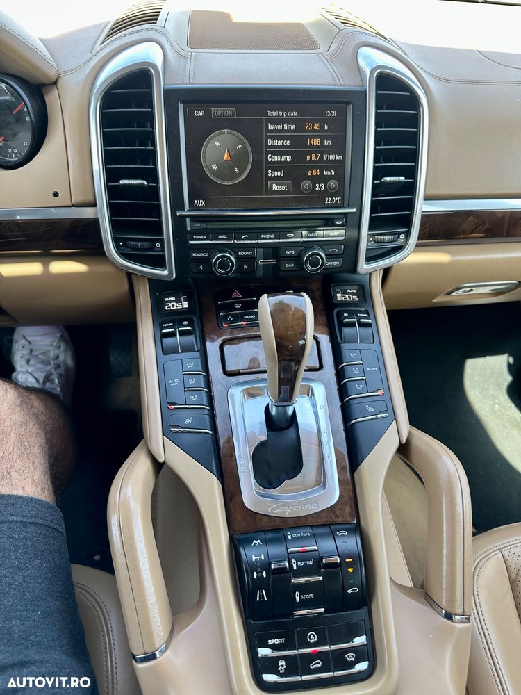 Porsche Cayenne 3.0 L V6 - 11