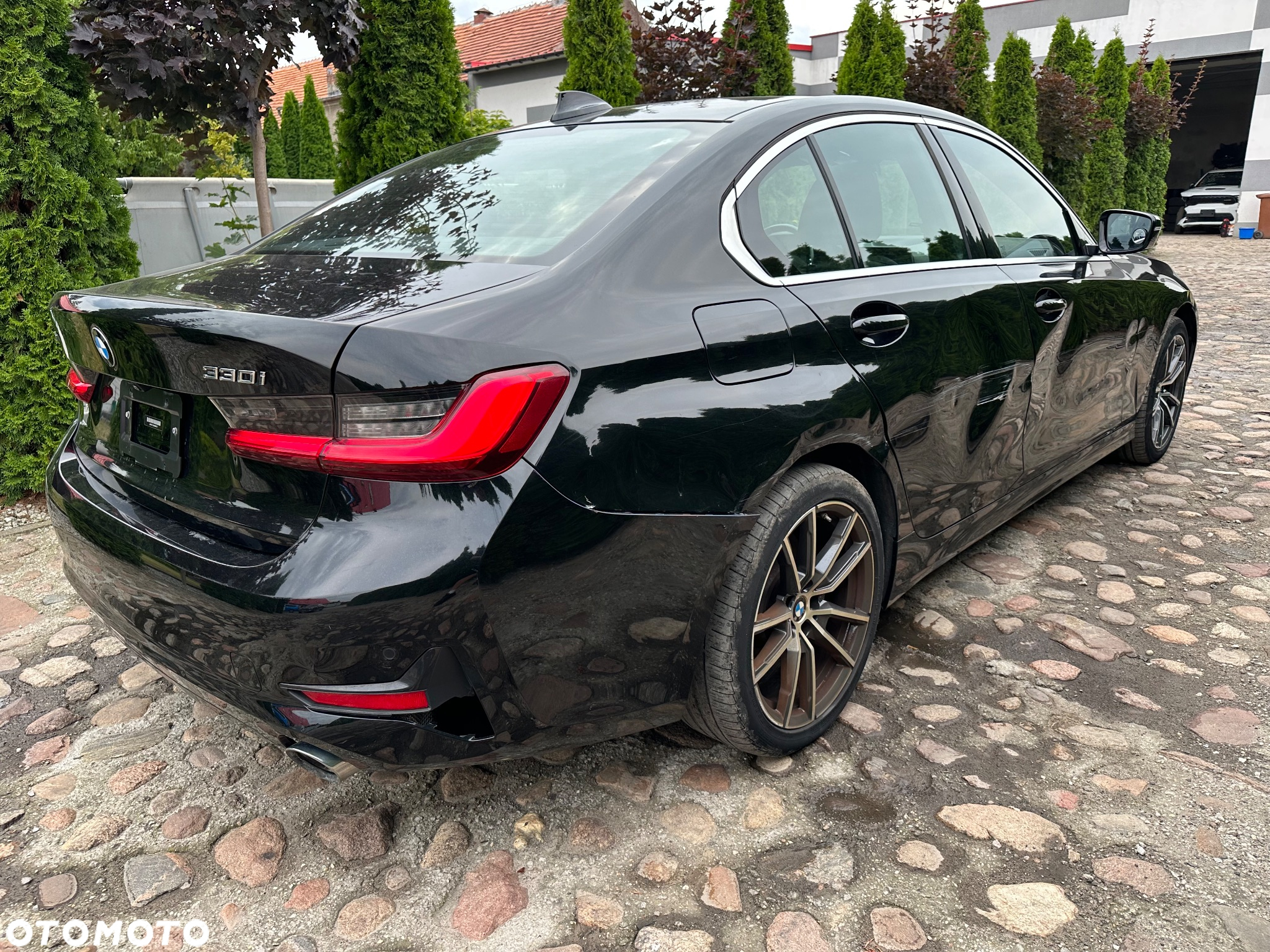 BMW Seria 3 330i - 7