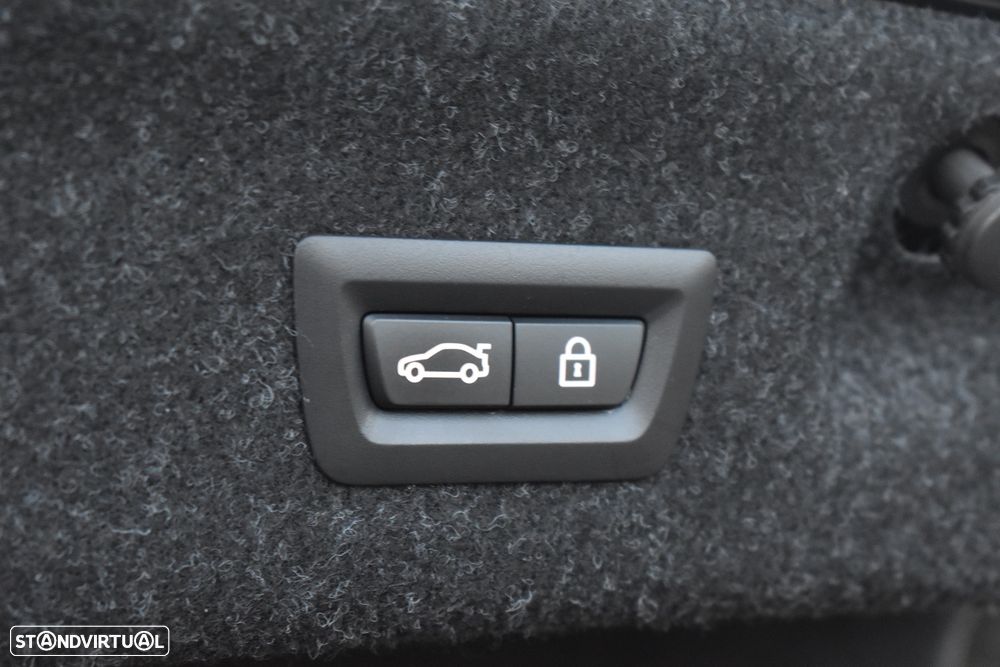 BMW M4 Competition M xDrive - 25