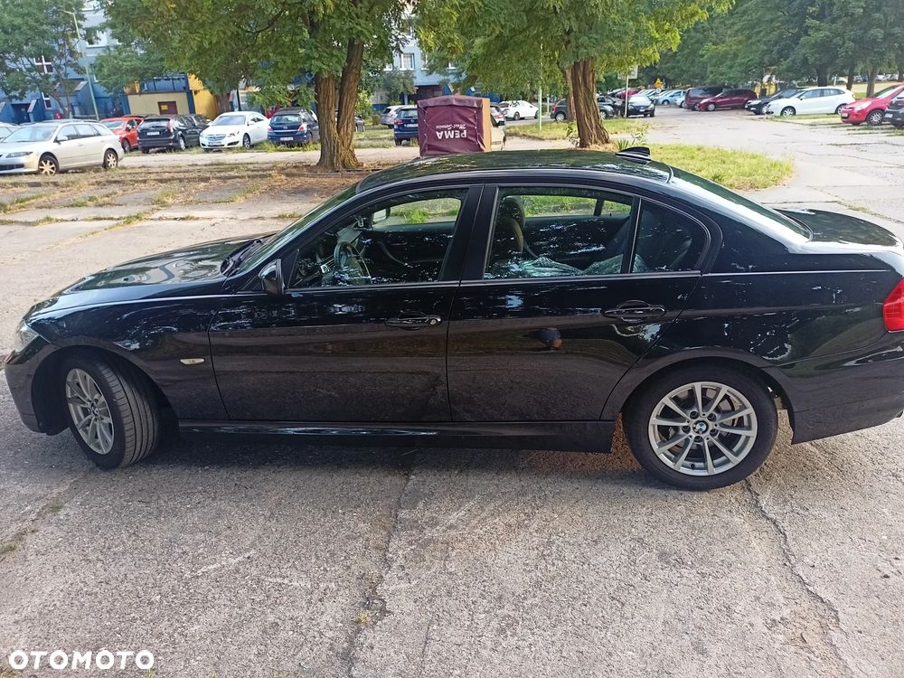 BMW Seria 3 320i - 5