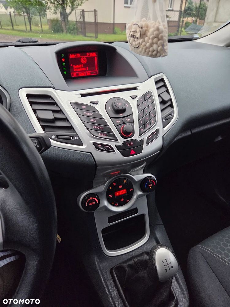 Ford Fiesta 1.4 Titanium - 16