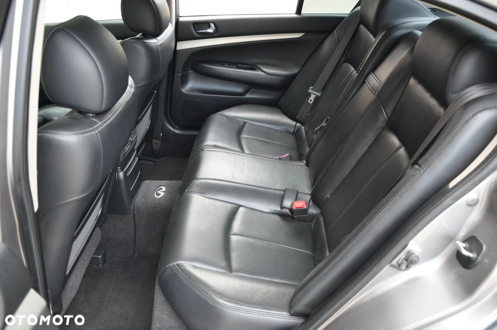 Infiniti G 3.5 - 8