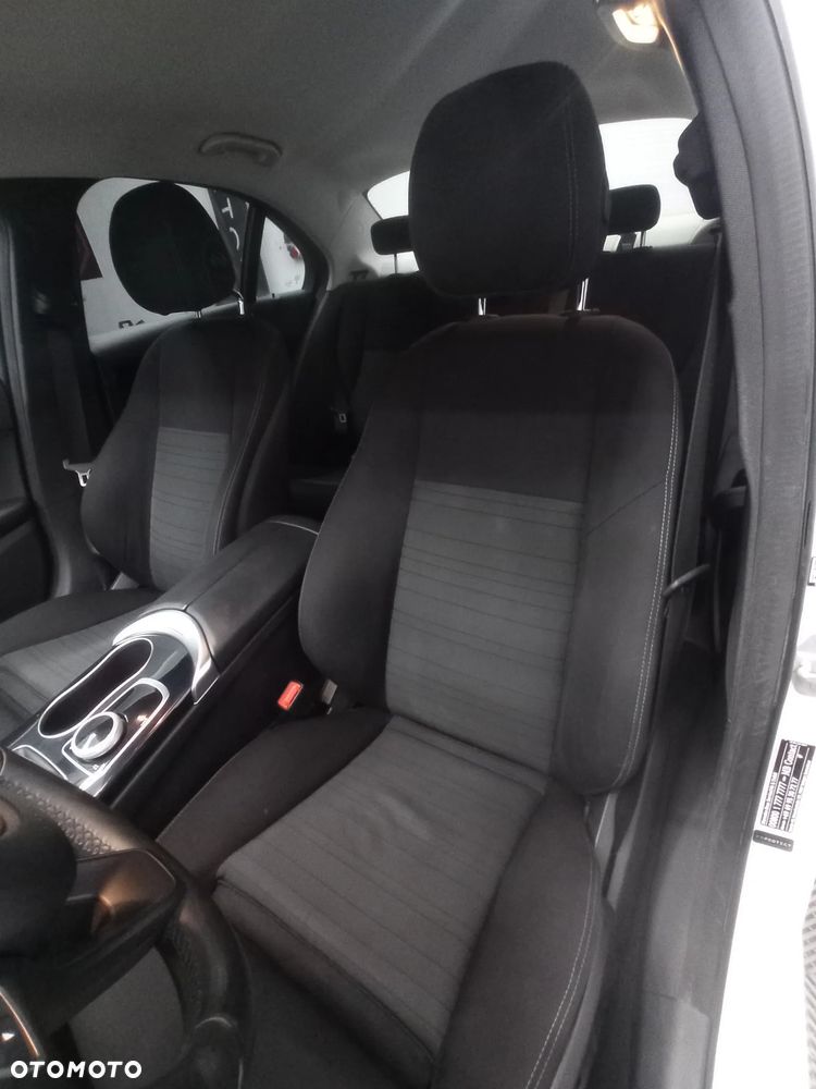 Mercedes-Benz Klasa C 200 CGI BlueEff Classic - 8