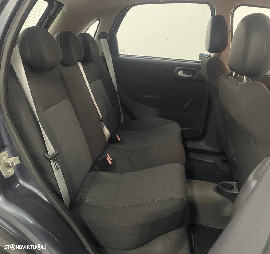 Opel Corsa 1.3 CDTI Silver - 23