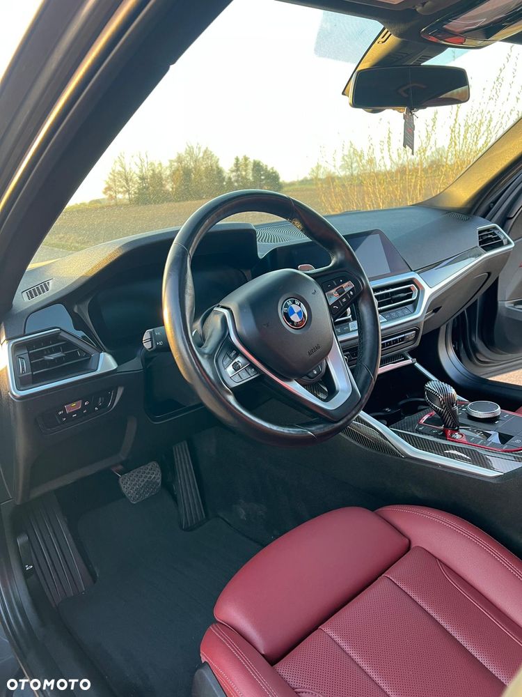 BMW Seria 3 330i xDrive M Sport - 21